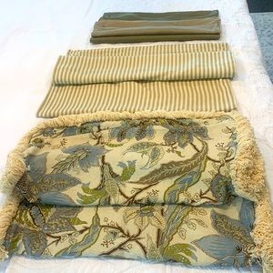 Pottery Barn set of 6 cushions covers.